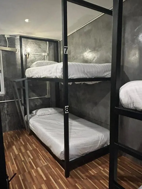 Happy Hostel Phi Phi Don